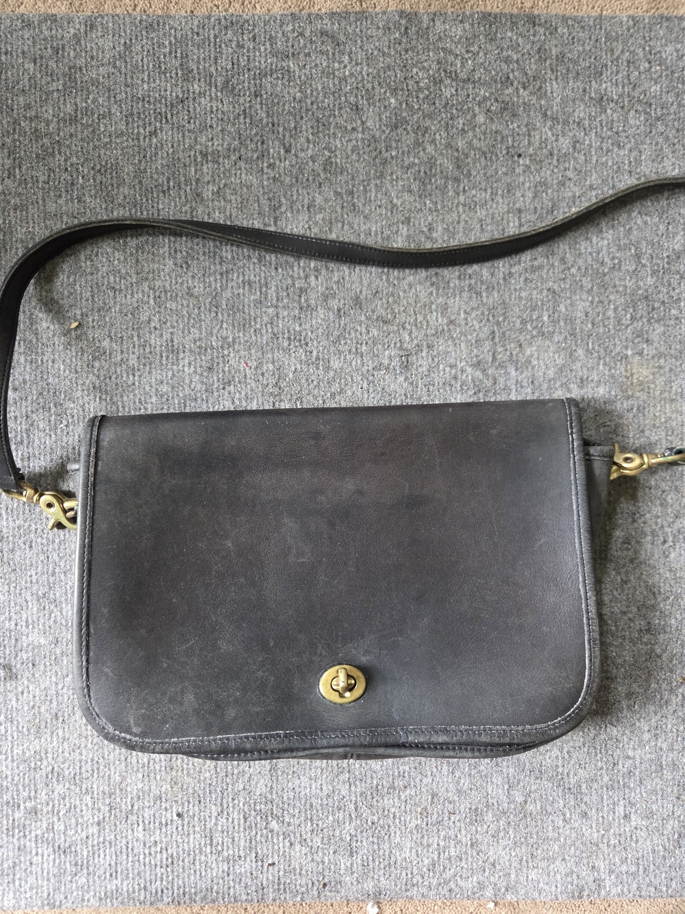 Classic Coach Leather Crossbody Bag with Turn-Lock Closure. Vintage Made In Usa